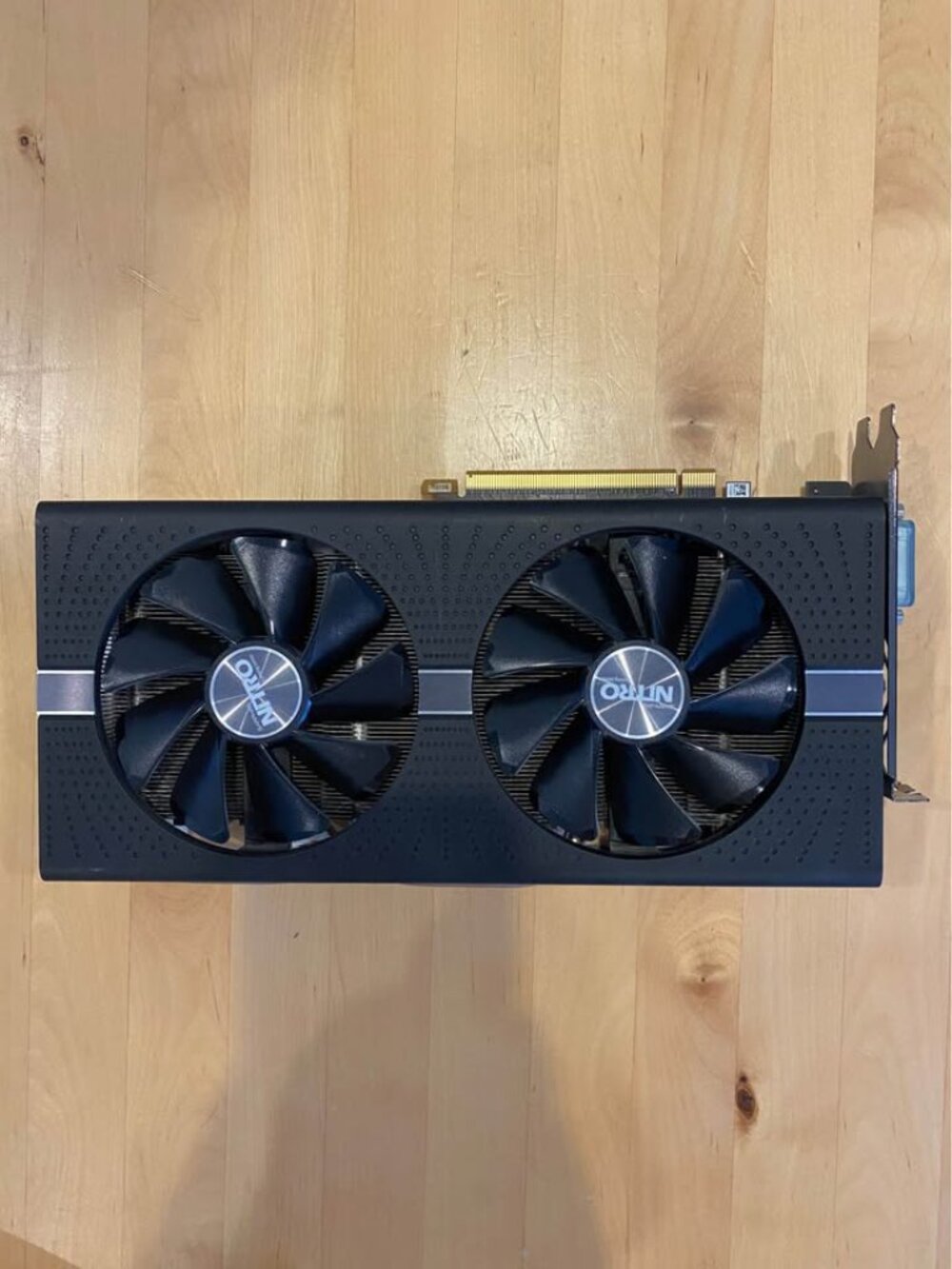 SAPPHIRE Radeon NITRO+ RX 570 8GB GPU – Gaming Graphics Card - Picture 2 of 6